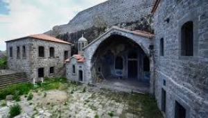 Kızlar Manastırı ziyarete açılmak için gün sayıyor