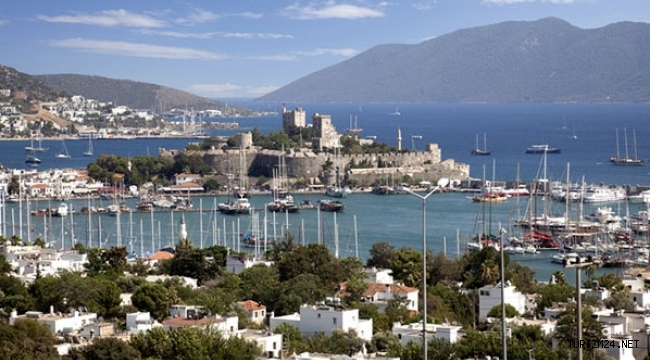 KORONAVİRÜS BODRUM'A İLGİYİ DURDURMADI!