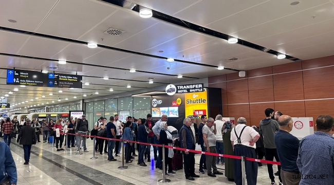 Sabiha Gökçen Havalimanı'nda Oy Kullanma İşlemi Devam Ediyor