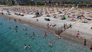 Çeşme'den Bodrum'a, Marmaris'ten Belek'e Halk Plajlarına Yoğun İlgi