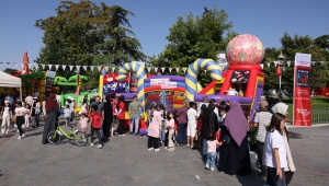 TÜRKİYE KÜLTÜR YOLU FESTİVALİ MEVLÂNA'NIN ŞEHRİ KONYA'DA MUKADDES EMANETLERE YOĞUN İLGİ