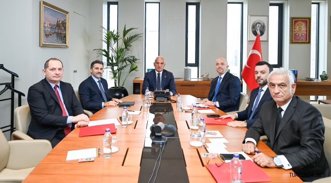 BAKAN ERSOY VE THY YÖNETİMİNDEN TURİZM ZİRVESİ