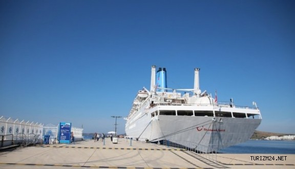 Bodrum’a sezonun ilk kruvazörü geldi