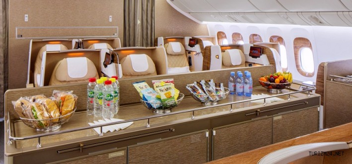 Emiraters Business Class koltuklarıyla gövde gösterisi yaptı