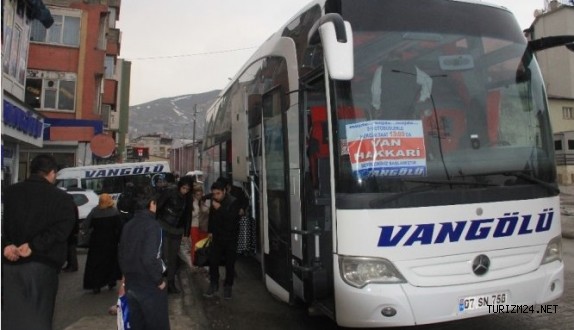 Hakkari’ye 3 yıl aradan sonra otobüs sevinci