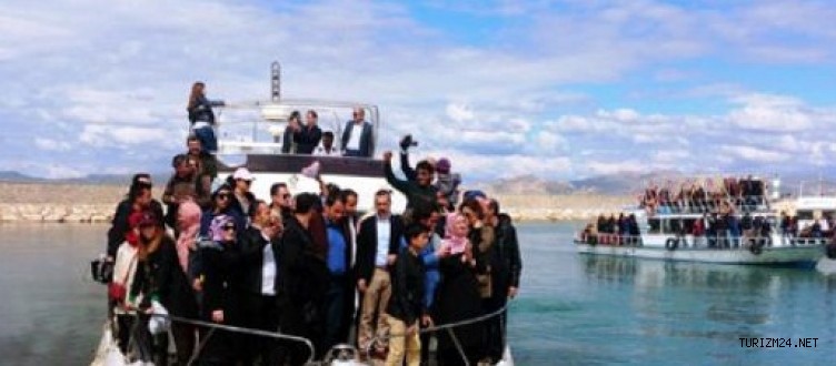 İranlı turistlere ücretsiz tekne turu