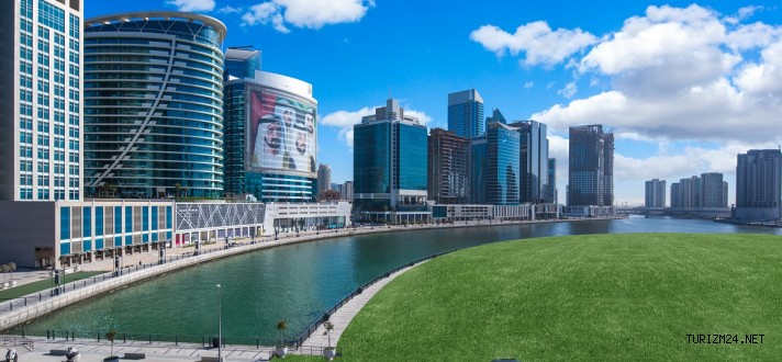 Radisson Blu Hotel, Dubai Waterfront Otelini Açtı