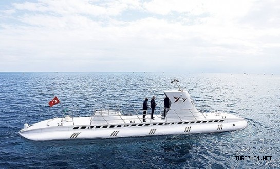 Turist denizaltısı Nemo ilk dalışını yaptı